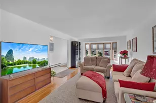 607 St George Ave, North Babylon, NY 11703 - Photo 7