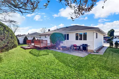 607 Saint George Avenue, North Babylon, NY 11703 - Photo 27