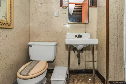 20124 24th Avenue, Bayside, NY 11360 - Photo 21