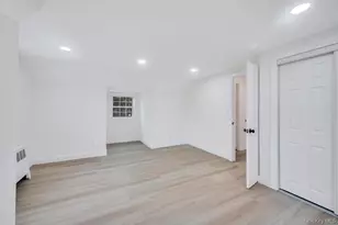 2737 Sheila Ct, East Meadow, NY 11554 - Photo 17