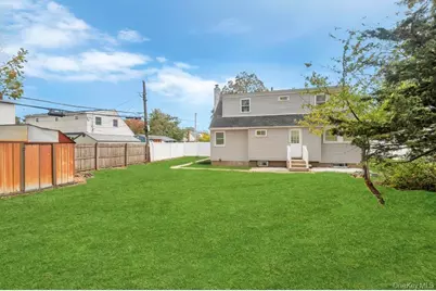 2737 Sheila Court, East Meadow, NY 11554 - Photo 23