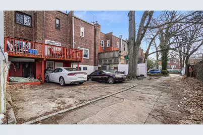 2521 Yates Avenue, Bronx, NY 10469 - Photo 21