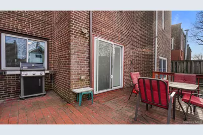 2521 Yates Avenue, Bronx, NY 10469 - Photo 7