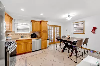 239 Brinsmade Avenue, Bronx, NY 10465 - Photo 5