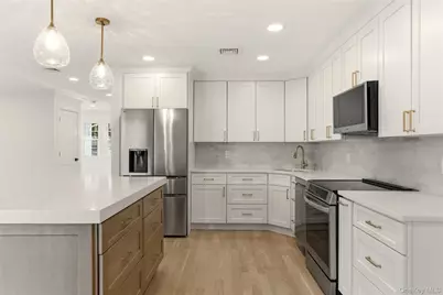 11 Plantation Drive, Hauppauge, NY 11788 - Photo 9