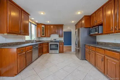 132 Neptune Drive, Monroe, NY 10950 - Photo 11