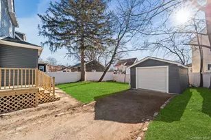 190-10 114th Dr, Saint Albans, NY 11412 - Photo 21