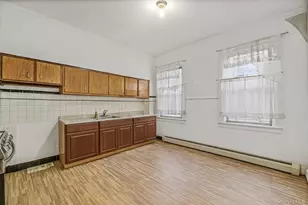 31-60 12th St, Astoria, NY 11106 - Photo 7