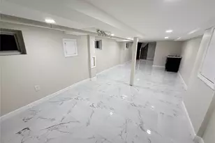 118-09 202nd St, Saint Albans, NY 11412 - Photo 13