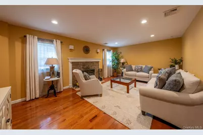 20 Sterling Place, Roosevelt, NY 11575 - Photo 13