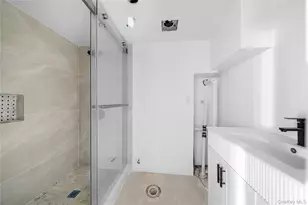 87 Parsons Dr, Hempstead, NY 11550 - Photo 19