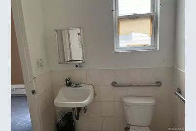 9307 Roosevelt Avenue, Jackson Heights, NY 11372 - Photo 7