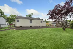 22 Heath Ln, East Northport, NY 11731 - Photo 19