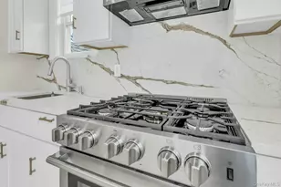 76 Green St, Huntington, NY 11743 - Photo 13