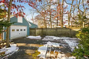 2 Kirkup St, Bay Shore, NY 11706 - Photo 41