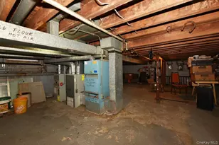 166-30 Gothic Dr, Jamaica, NY 11432 - Photo 23