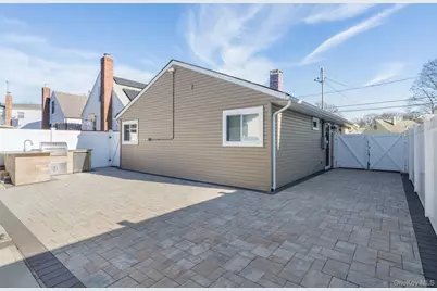 69 Harriet Avenue, Hempstead, NY 11550 - Photo 23