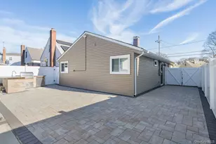 69 Harriet Ave, Hempstead, NY 11550 - Photo 23