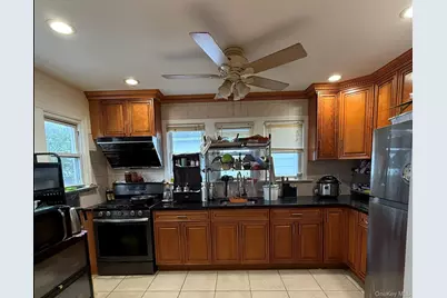 17 Litchfield Avenue, Elmont, NY 11003 - Photo 5