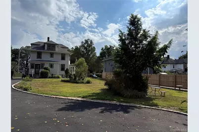 27 Dosoris Way, Glen Cove, NY 11542 - Photo 17