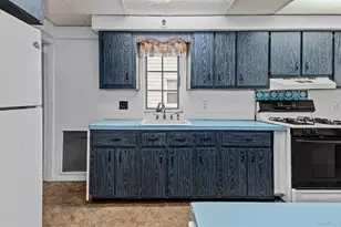 2730 Orchard St, North Bellmore, NY 11710 - Photo 5