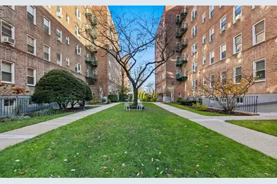 32 Cathedral Avenue #6c, Hempstead, NY 11550 - Photo 3