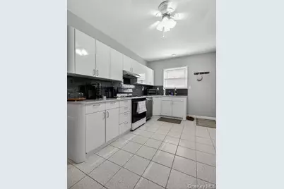 132 Roosevelt Avenue, Mineola, NY 11501 - Photo 13