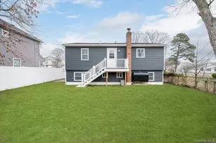 36 N 15th St, Wheatley Heights, NY 11798 - Photo 21