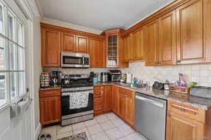 76 E Maple Ave, Suffern, NY 10901 - Photo 11