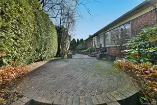 217-49 Stewart Rd, Oakland Gardens, NY 11364 - Photo 27