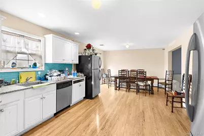 61 Fairway Avenue, Riverhead, NY 11901 - Photo 9