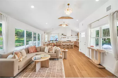 9 Pine Tree Road, Southampton, NY 11968 - Photo 3