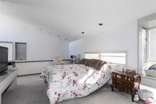 1 Franklin Rd, Great Neck, NY 11024 - Photo 19