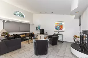 1 Franklin Rd, Great Neck, NY 11024 - Photo 5