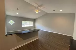 316 Centre Ct, Medford, NY 11763 - Photo 5