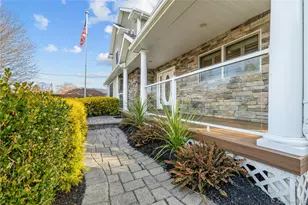 85 S Dunton Ave, Patchogue, NY 11772 - Photo 5