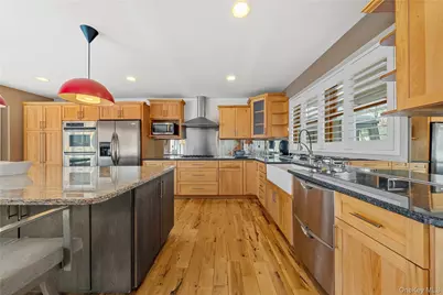 85 S Dunton Avenue, Patchogue, NY 11772 - Photo 11