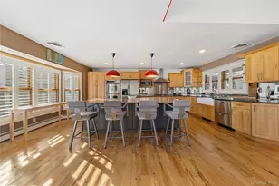 85 S Dunton Ave, Patchogue, NY 11772 - Photo 9