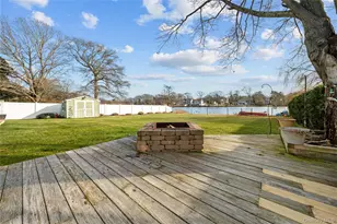 85 S Dunton Ave, Patchogue, NY 11772 - Photo 33