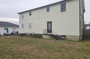 1095 Pinebrook Ct, West Hempstead, NY 11552 - Photo 3