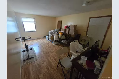 1095 Pinebrook Court, West Hempstead, NY 11552 - Photo 11