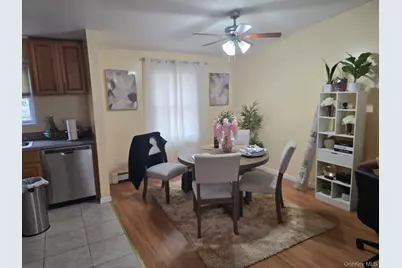 1095 Pinebrook Court, West Hempstead, NY 11552 - Photo 7