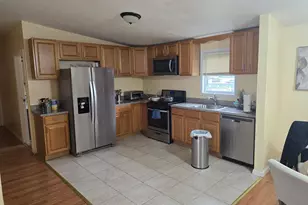 1095 Pinebrook Ct, West Hempstead, NY 11552 - Photo 5