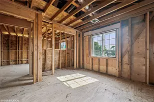 750 Shore Walk, Lindenhurst, NY 11757 - Photo 15