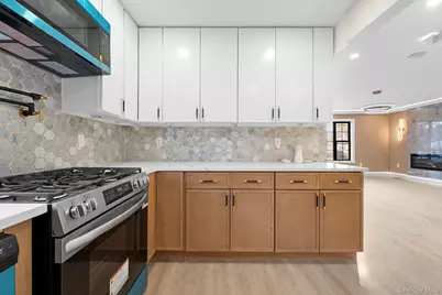 24917 147th Road, Rosedale, NY 11422 - Photo 5