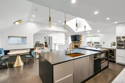 3 Maple Street, Glenwood Landing, NY 11547 - Photo 11