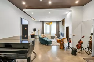 3 Maple St, Glenwood Landing, NY 11547 - Photo 7