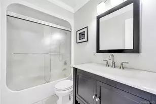 57 New South Rd, Hicksville, NY 11801 - Photo 17