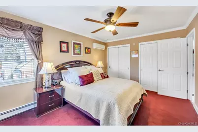 57 New South Road, Hicksville, NY 11801 - Photo 19