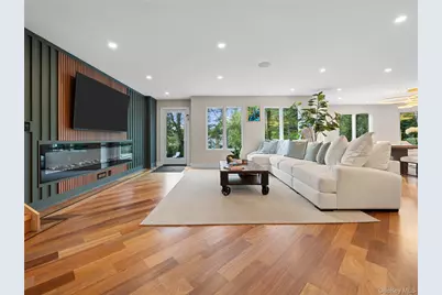 5 N Hills Road, East Norwich, NY 11732 - Photo 9